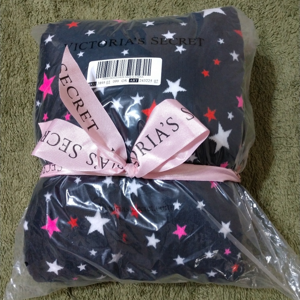Victoria's Secret 2018 Sherpa blanket